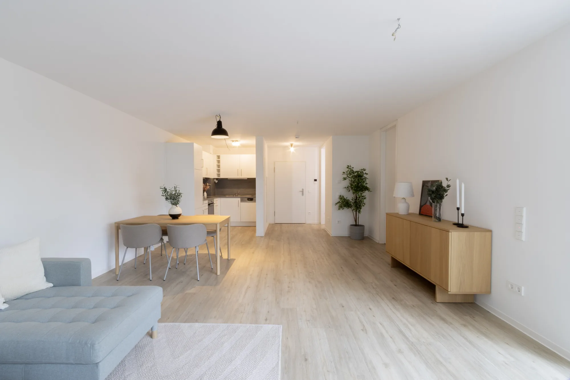 Offener Wohn- und Essbereich einer barrierefreien Wohnung